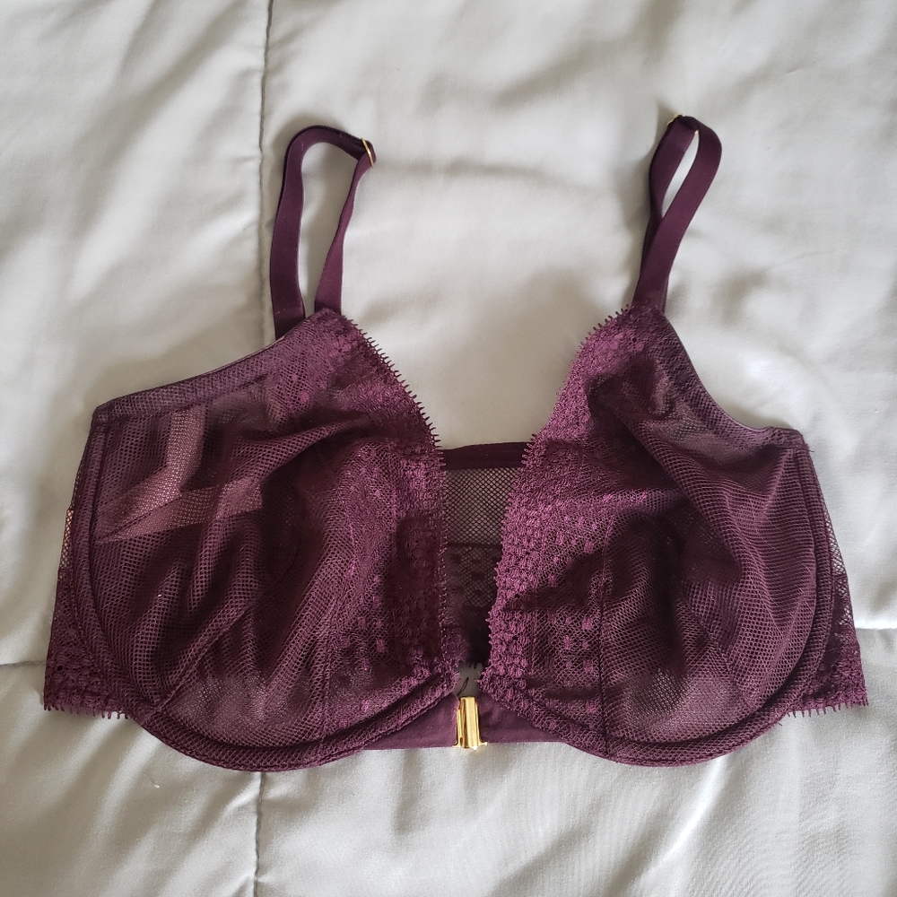 Victoria's Secret Incredible Unlined Plunge Bra